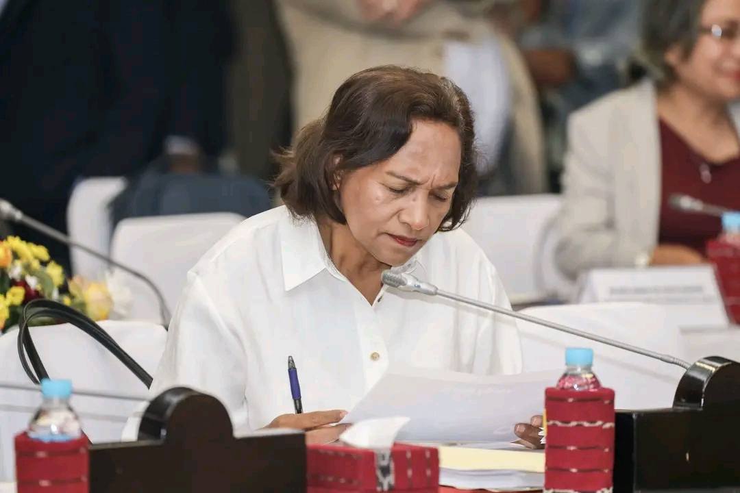 MINISTRA EDUKASAUN HO SEKRETÁRIU ESTADU ESG-ESTV PARTISIPA REUNIAUN KONSELLU MINISTRU ESTRAORDINÁRIA KONA-BA EZEKUSAUN ORSAMENTU JERÁL ESTADU TINAN 2026